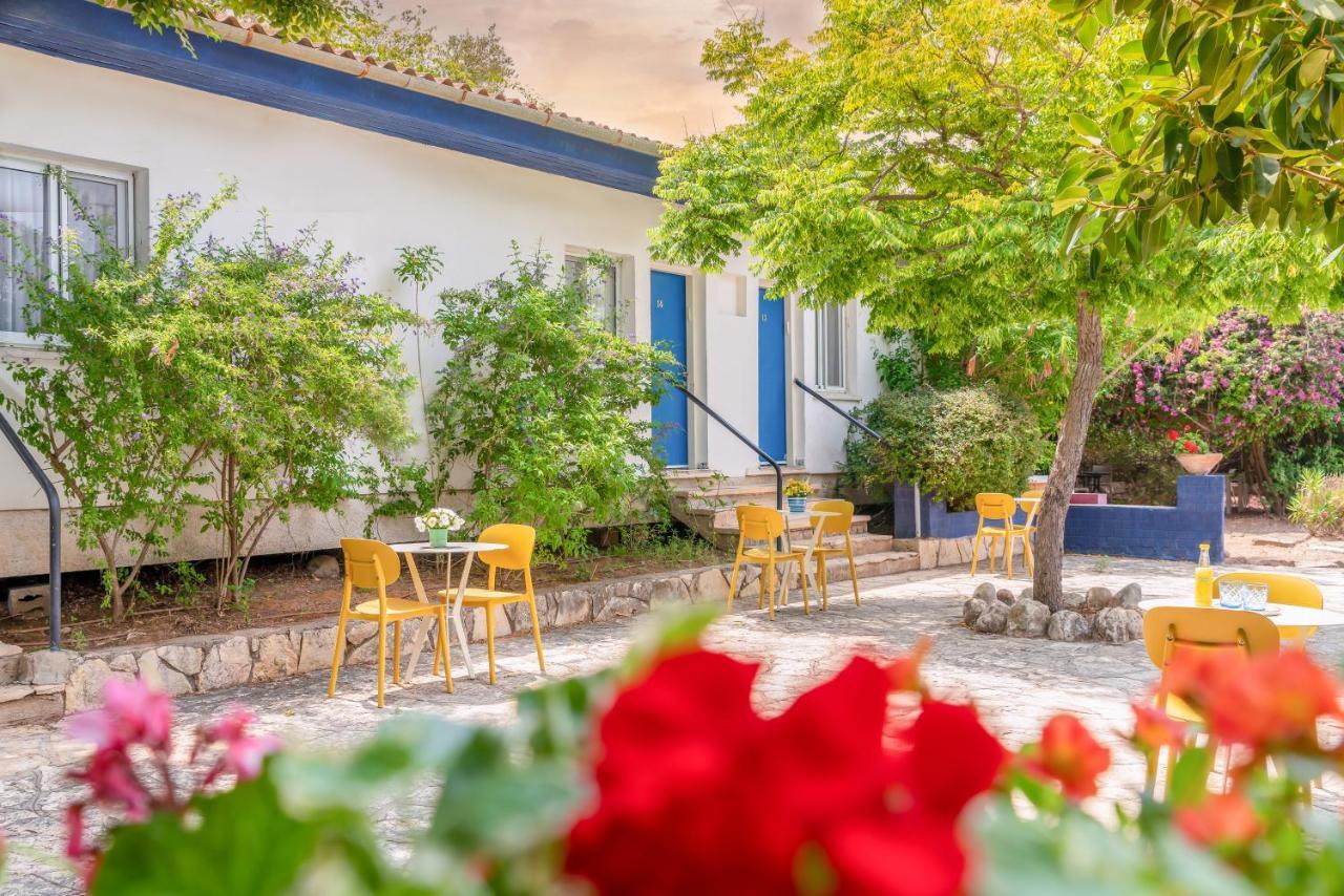 Travel Hotel Gesher Haziv Exteriör bild