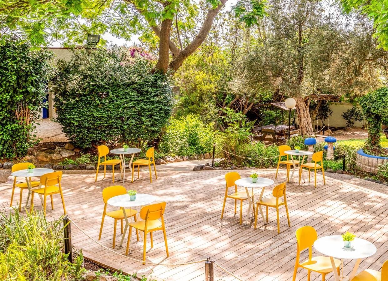 Travel Hotel Gesher Haziv Exteriör bild