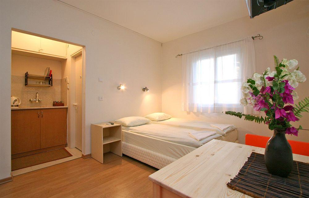 Travel Hotel Gesher Haziv Exteriör bild