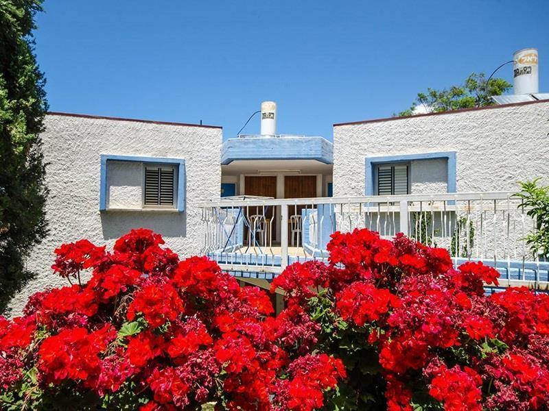 Travel Hotel Gesher Haziv Exteriör bild