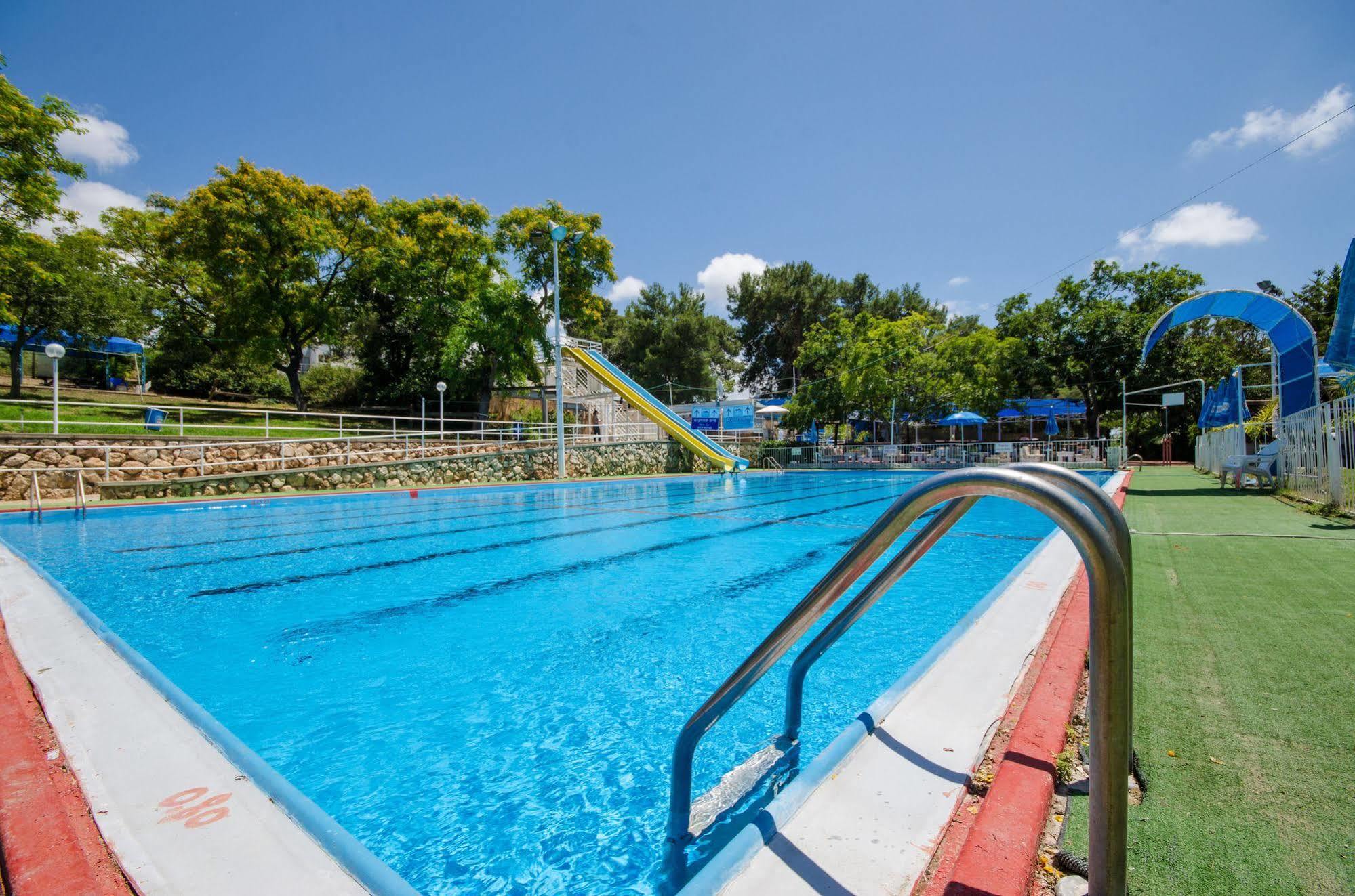 Travel Hotel Gesher Haziv Exteriör bild