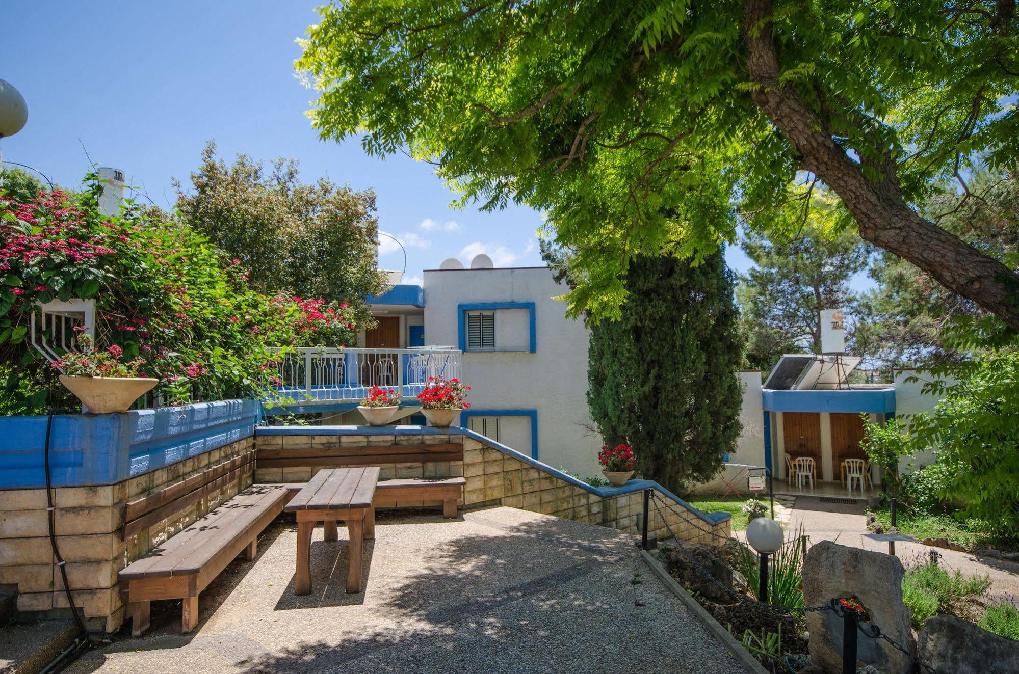 Travel Hotel Gesher Haziv Exteriör bild